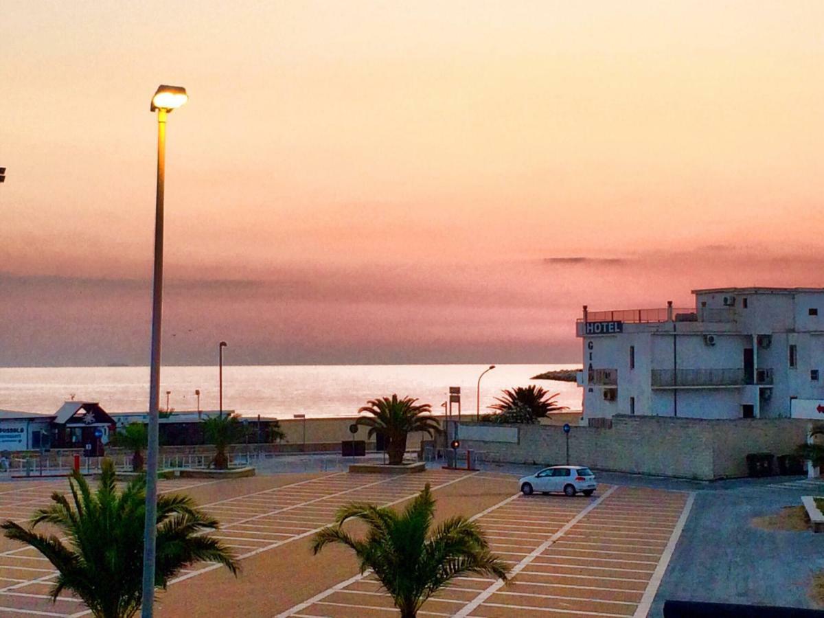 B&B Palazzo Manfredi Vieste, Fronte Mare Con Parcheggio Exteriér fotografie